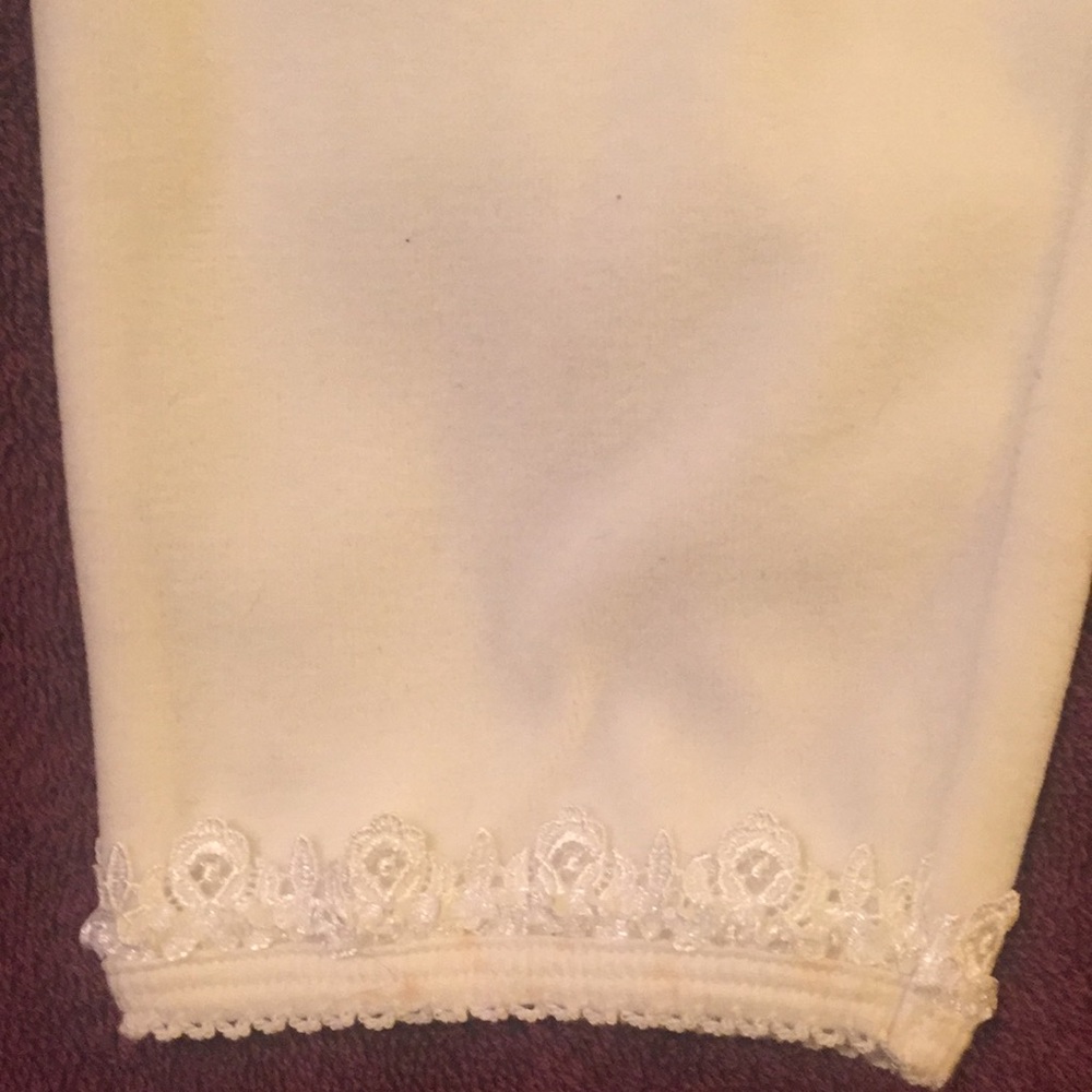 First Impressions Falling Petals 2 Piece Set New - Picture 5 of 8